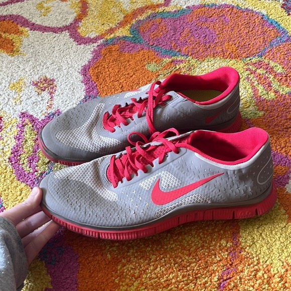 WOMENS 12 nike FREE 4.0 V2 RUNNING SHOES - Picture 2 of 10